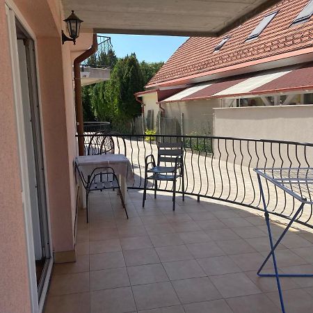 Abigel Apartmanhaz Balatonfured Exterior photo