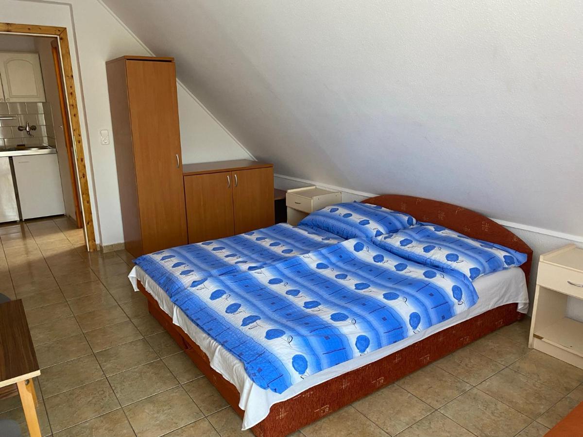 Abigel Apartmanhaz Balatonfured Exterior photo